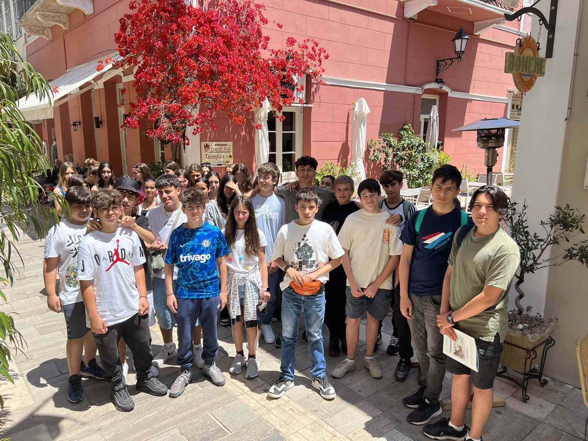LFHAthenes's tweet photo. Les #élèves OGALCH du @LFHAthenes visitent la #Fondation #Folklorique du #Péloponnèse à #Nauplie https://t.co/vqyKT5okSl

@aefeinfo https://t.co/ANdyFt9YIY
