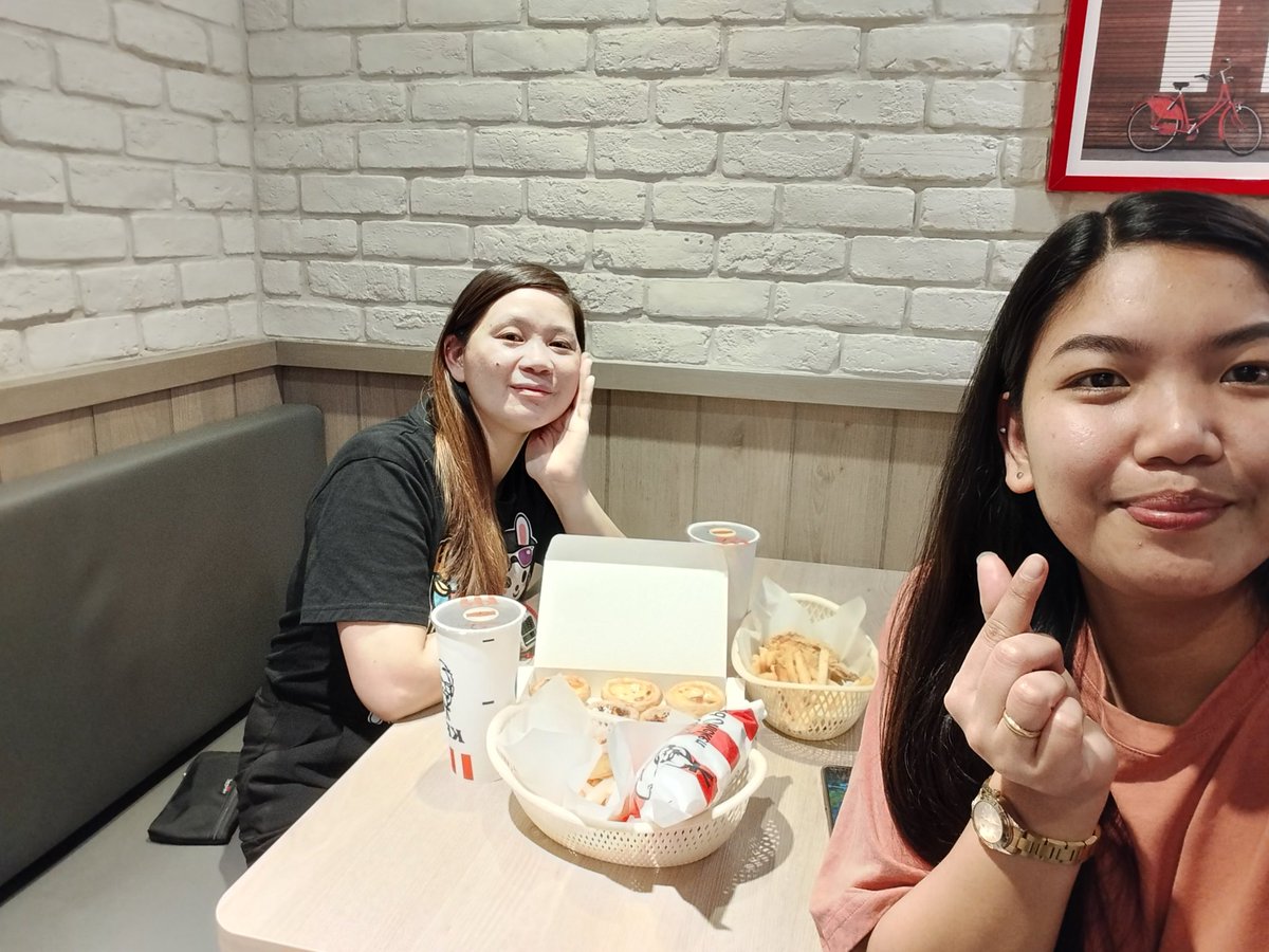 raimee_ren's tweet photo. Celebrating @davidlicauco birthday's with my one only amiga's @annecariaso1031 ! 🫰
Again, happy happy birthday ! Mahal na mahal ka namin ng aking amiga 🥹
#DavidLicauco
#taiwanfans🇹🇼 https://t.co/GZojgcHyNe