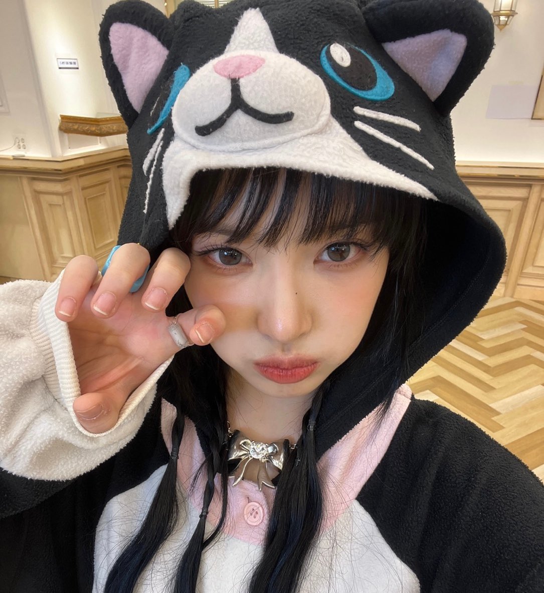 [#채은]
🐈‍⬛🖤
#ADYA #에이디야 #CHAEEUN