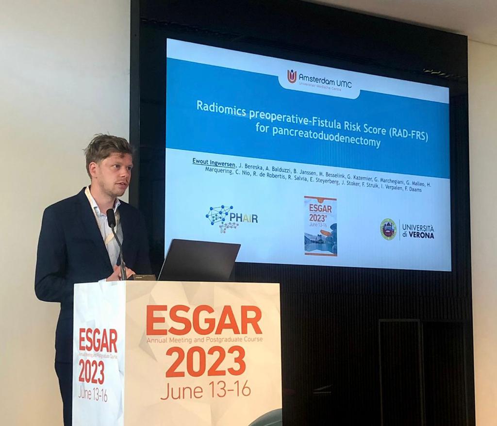 Now @EsgarSociety #ESGAR2023 Externally valid #radiomics preoperative fistula risk score (RAD-FRS) for Whipple! FIRST externally valid model of its kind ✅ Similar AUC (0.81) to (ua)FRS (0.79) in preop setting ✅ Great work @EwoutIngwersen, @JackieBereska and @PHAIRconsortium!