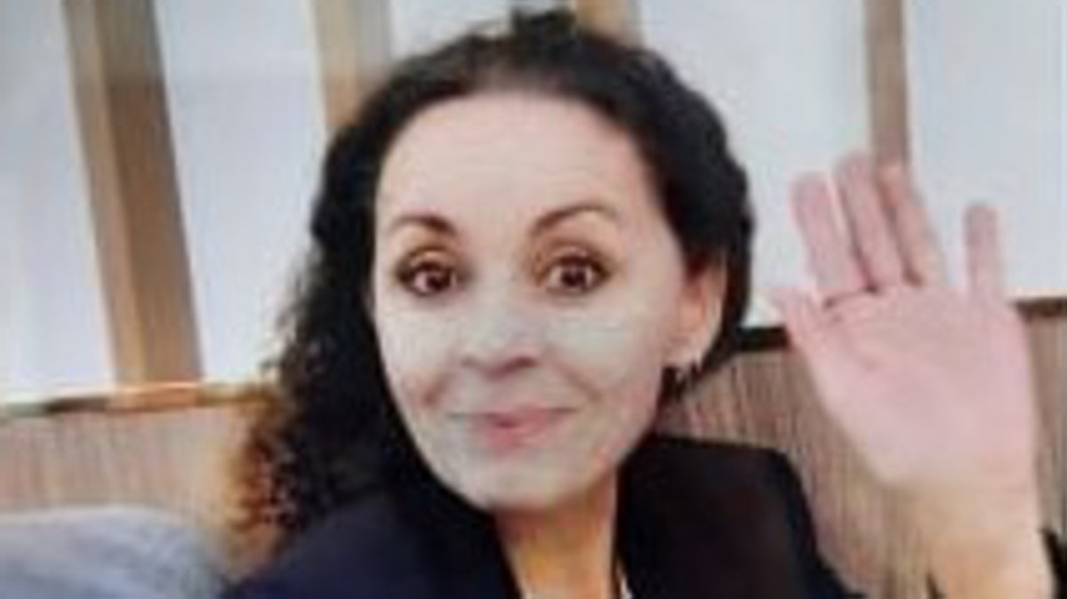 tcabarrus's tweet image. Il y a quelque chose de malsain à rester devant sa chaîne de #teletoutinfo, pour suivre, à grand renfort de rumeurs et de déballage de linge sale, cet étau qui se resserre inexorablement, semble-t-il, autour du mari de #Karine, une mère de famille de 54 ans disparue en Vendée.