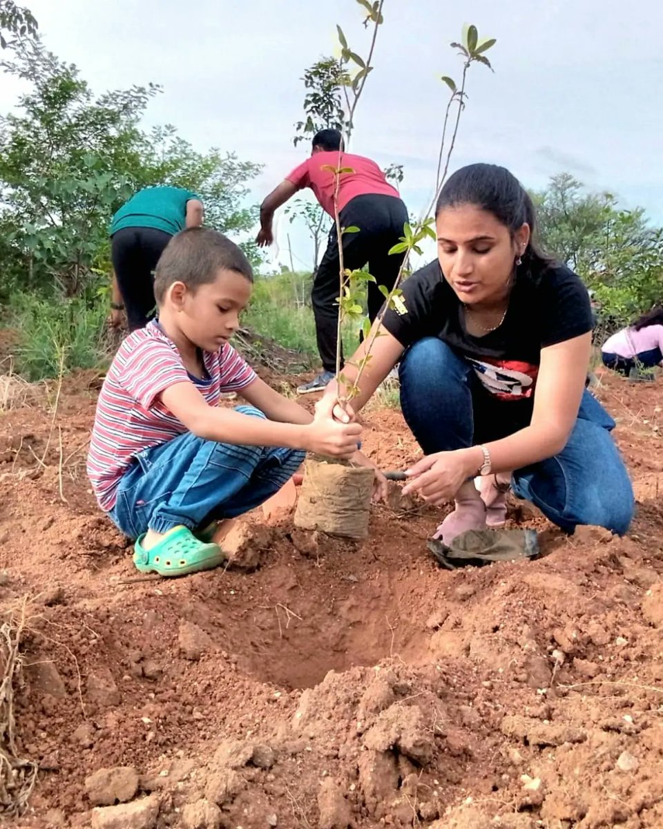 The future of our planet is in good hands. ✌

Kids had a fun time #plantingtrees with their parents during a recent plantation drive held at our afforestation site in #bengaluru, in association with @honeywell.

#trees #treeplantation #afforestation  #natureconservation
