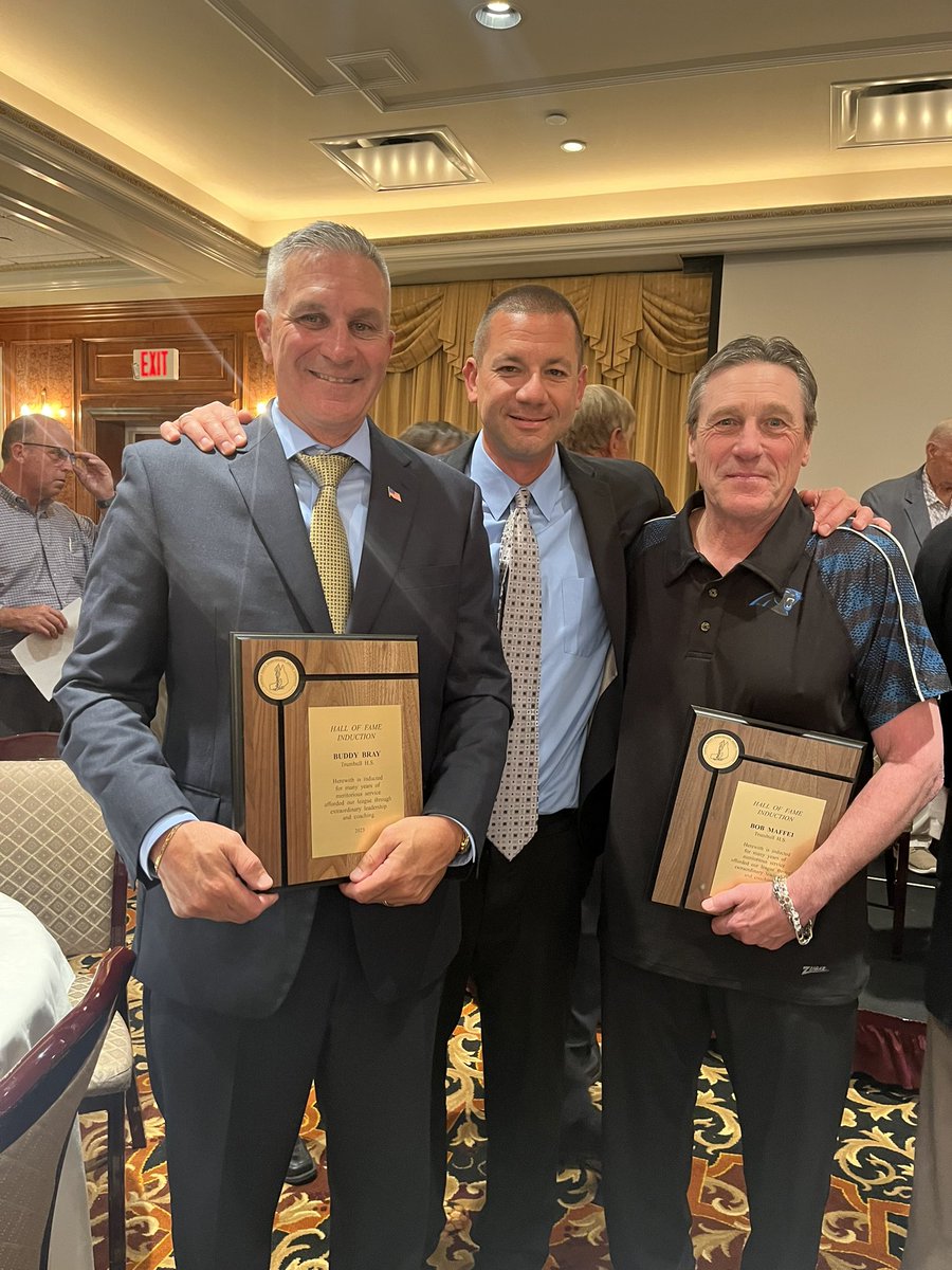 Awesome night honoring two Trumbull legends, Buddy Bray and Bob Maffei who were both inducted into the FCIAC Hall of Fame! Congratulations on this well deserved honor! #ctbase #ctbb @fciac @DaveRuden @GameTimeCT @TrumbullAthlet1