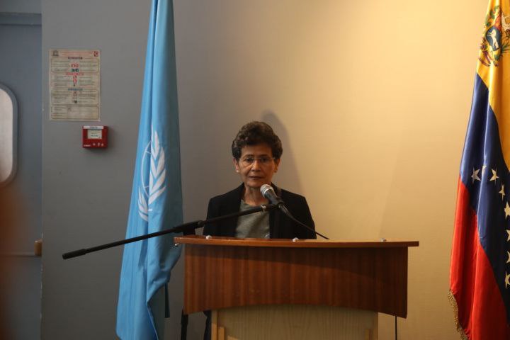 Mincyt_VE's tweet photo. Este #15Jun Venezuela acompaña a nuestra científica y profesora, Dra. Anamaría Font, galardonada por la Unesco con el premio "La Mujer y la Ciencia 2023".

¡𝐎𝐫𝐠𝐮𝐥𝐥𝐨 𝐧𝐚𝐜𝐢𝐨𝐧𝐚𝐥!🇻🇪

Más información en ➡️ https://t.co/INLjM3mQ3Y

#AnamariaFontCienciaVenezolana https://t.co/HaKLcqlxYn