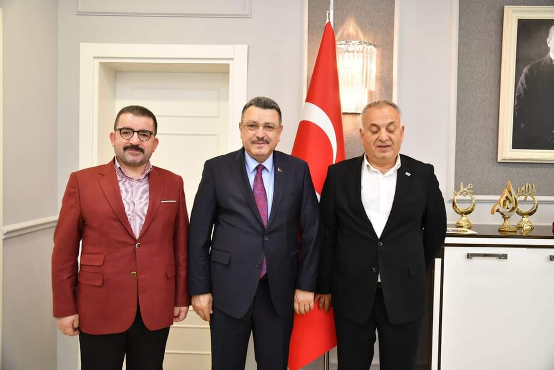 Türkiye Beyazay Derneği Genel Başkanı Lokman Ayva, Karadeniz Bölge Başkanı Ahmet Yılmaz, Çorum Başkanvekili Hayriye Kocakara, Trabzon Şube Başkanı Yusuf Şafak ve Trabzon Şubesi Yönetim Kurulu Üyeleri Işıl Dilek, İsmail Şahin, Canfer Aydın'ı misafir ettik.