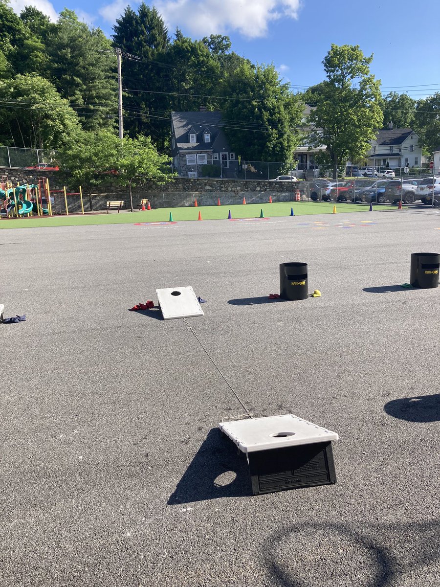 The calm before the field day!! <a href="/AD_Goldberg/">Mr. Austin Goldberg</a> <a href="/RebeccaAvilesR1/">Dr. Rebecca Aviles-Rodriguez</a> <a href="/DrMauricio/">Dr. David Mauricio</a> <a href="/OaksideAwesome/">Oakside Elementary</a>