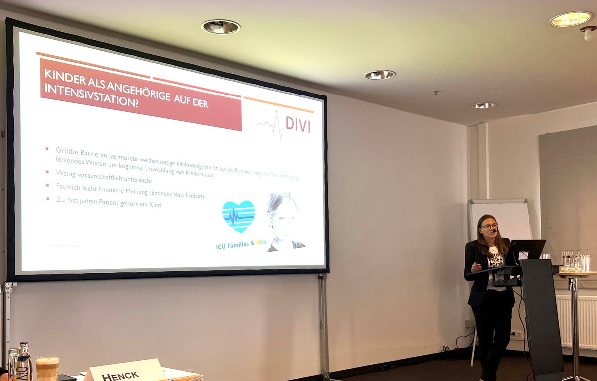 Sehr schöner Vortrag von Maria Brauchle auf der #DGIIN Jahrestagung zum Thema: "Kinder als Besucher auf der Intensivstation."