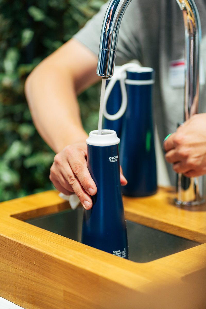 diysummit's tweet photo. Our Diamond Sponsor, @grohe, is providing all delegates with a complimentary water bottle that can be conveniently filled with filtered still or sparkling water.
#diysummit #diy #homeimprovement #networking #visionsofdiy https://t.co/KcFU4UhQBL