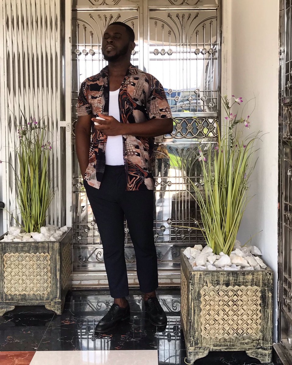 Don’t hesitate to step up and challenge yourself. Feel the fear and do it anyway
#spencerpencilarts✍️
New Portrait out soon