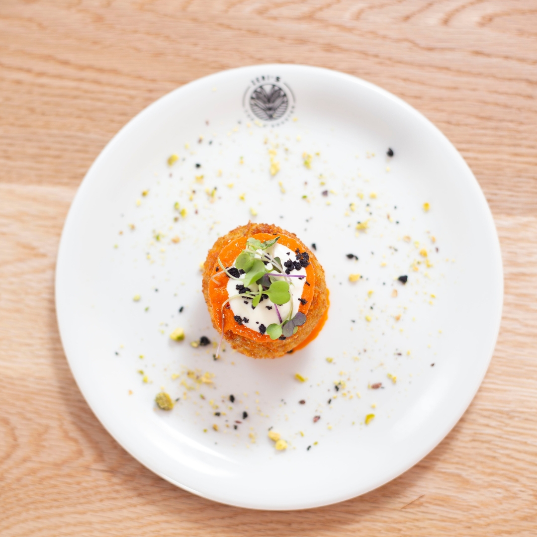 ZerisCoffee's tweet photo. 🚨¡Atención foodies!🚨 
Si eres un amante de la comida deliciosa, entonces tienes que probar la bomba de patata y carne de Zeri´s Food&amp;Drinks 
¡Es simplemente una locura!🤤 ¿Qué estás esperando?
#ZerisFoodAndDrinks #ElZerisDeLaPlaza #Cáceres https://t.co/1EuzzmlH1G