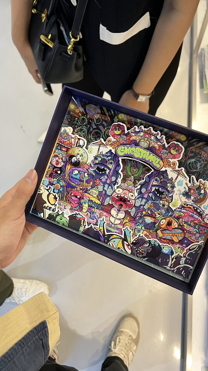 Ordinary tweet media