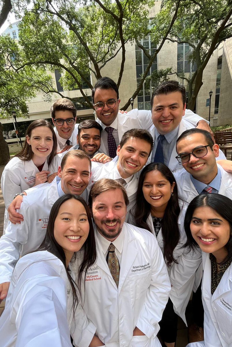 Welcome to our new interns! 🧠🎊🎉 #NeuroTwitter #Neurology #Residency