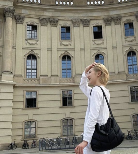 : ยิ้มด้วยค่ะ สวยค่ะ นั่นแหละค่ะ สวยมาก