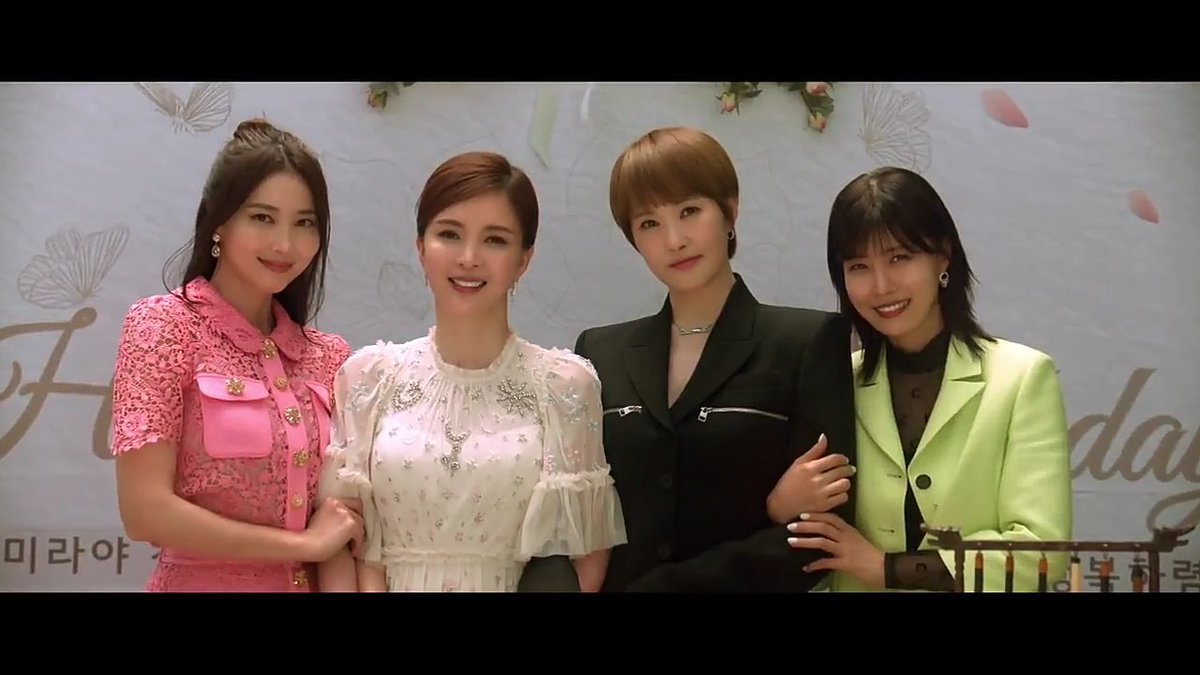 Yeoh_ShuLien's tweet photo. Deserve!!!! 💜 
#QueenOfTheMask https://t.co/I6j2a2MlQ7
