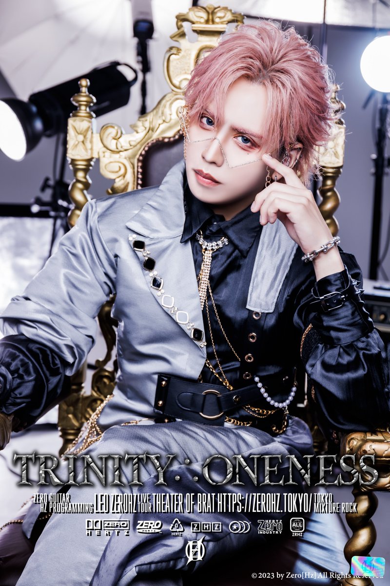 「TRINITY∴ONENESS」Main Visual
Vo：ROY / Gt：Rio / Gt：Leo