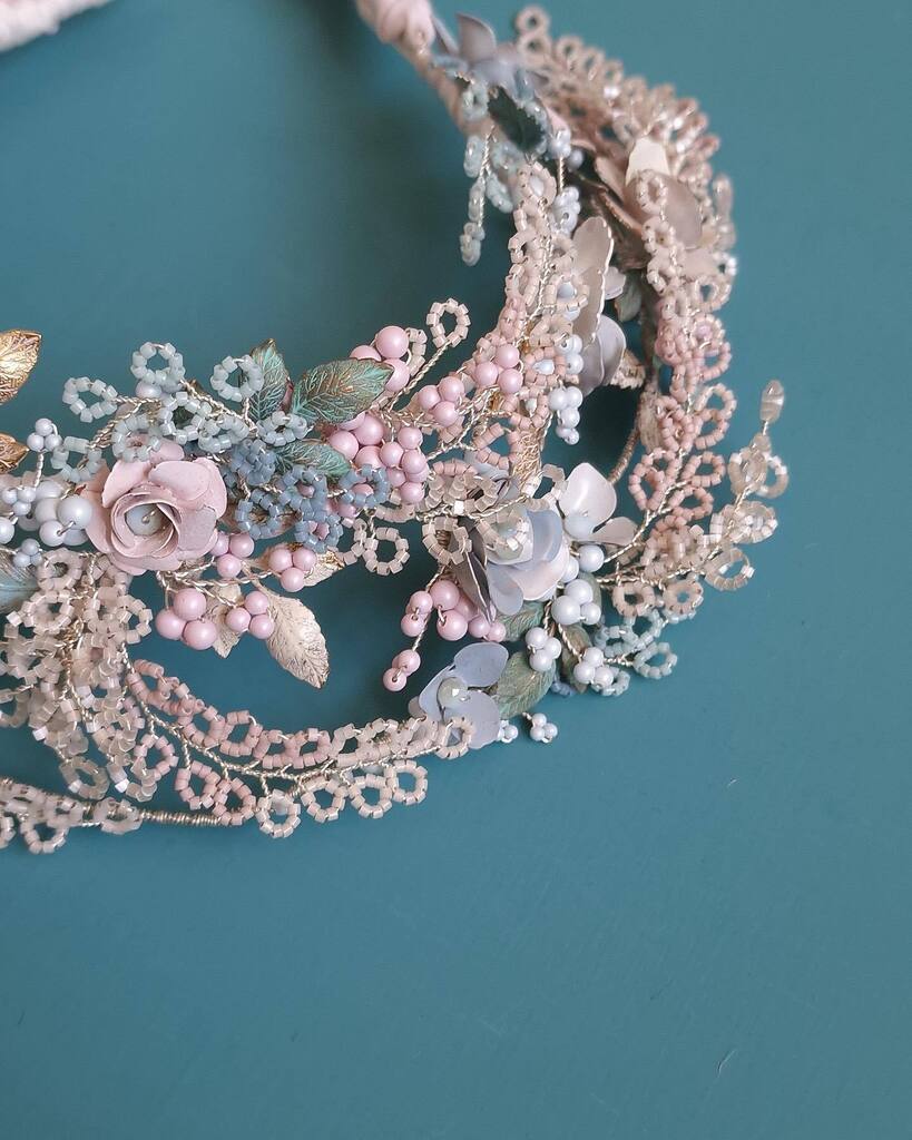 It’s another gloriously sunny day in Somerset - although, it’s been way too hot in the studio to do anything involving heat so soldering is out of the question.  It’s giving me a chance to catch up on orders though and finish off some crowns that are hea… instagr.am/p/Ctgsq2OMrZj/