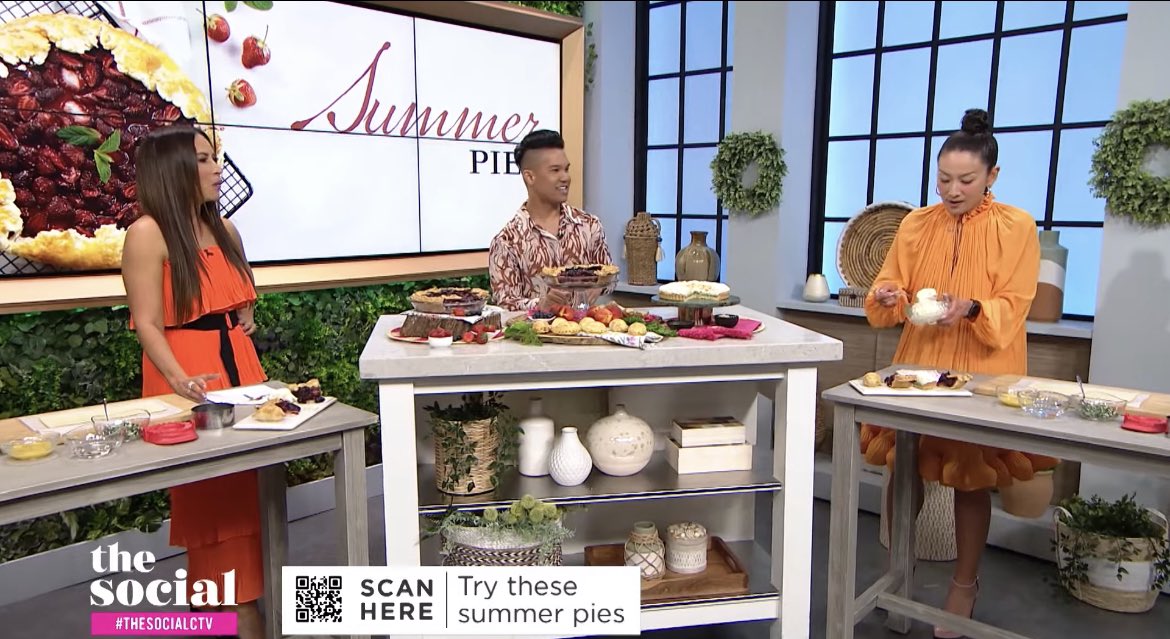 Danielle Orr (@orrdanie) on Twitter photo The one and only <a href="/colinasuncion/">Colin Asuncion</a> stopped by to serve up his pro tips and tricks for sweet and savoury summer pies! 🥧 ✨
youtu.be/871BIi5RRJQ The one and only <a href="/colinasuncion/">Colin Asuncion</a> stopped by to serve up his pro tips and tricks for sweet and savoury summer pies! 🥧 ✨
youtu.be/871BIi5RRJQ