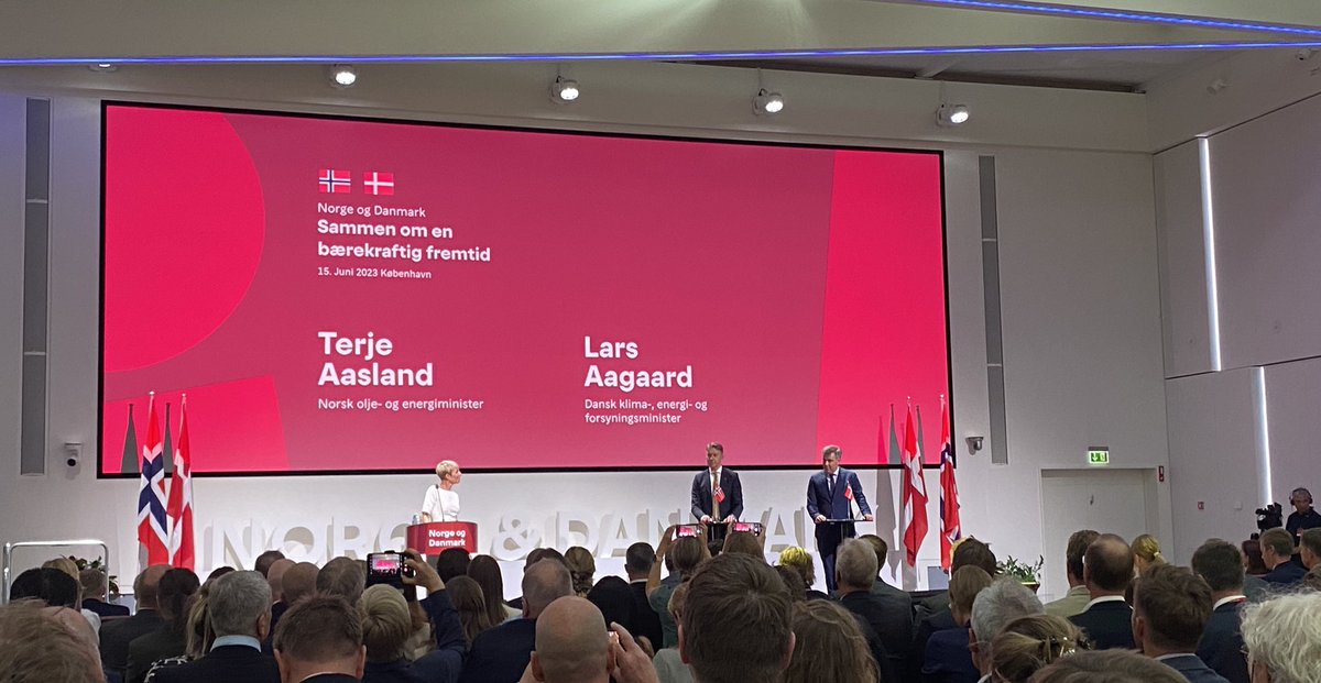 RonnaugSS's tweet photo. Our industrial activity started with @NorskHydroASA says the Danish climate- and energy- minister @L_Aagaard - indeed, big steps has been taken in the past, now we are ready for taking new steps into the green transition🍃🌼 https://t.co/LGWvI1CtB3