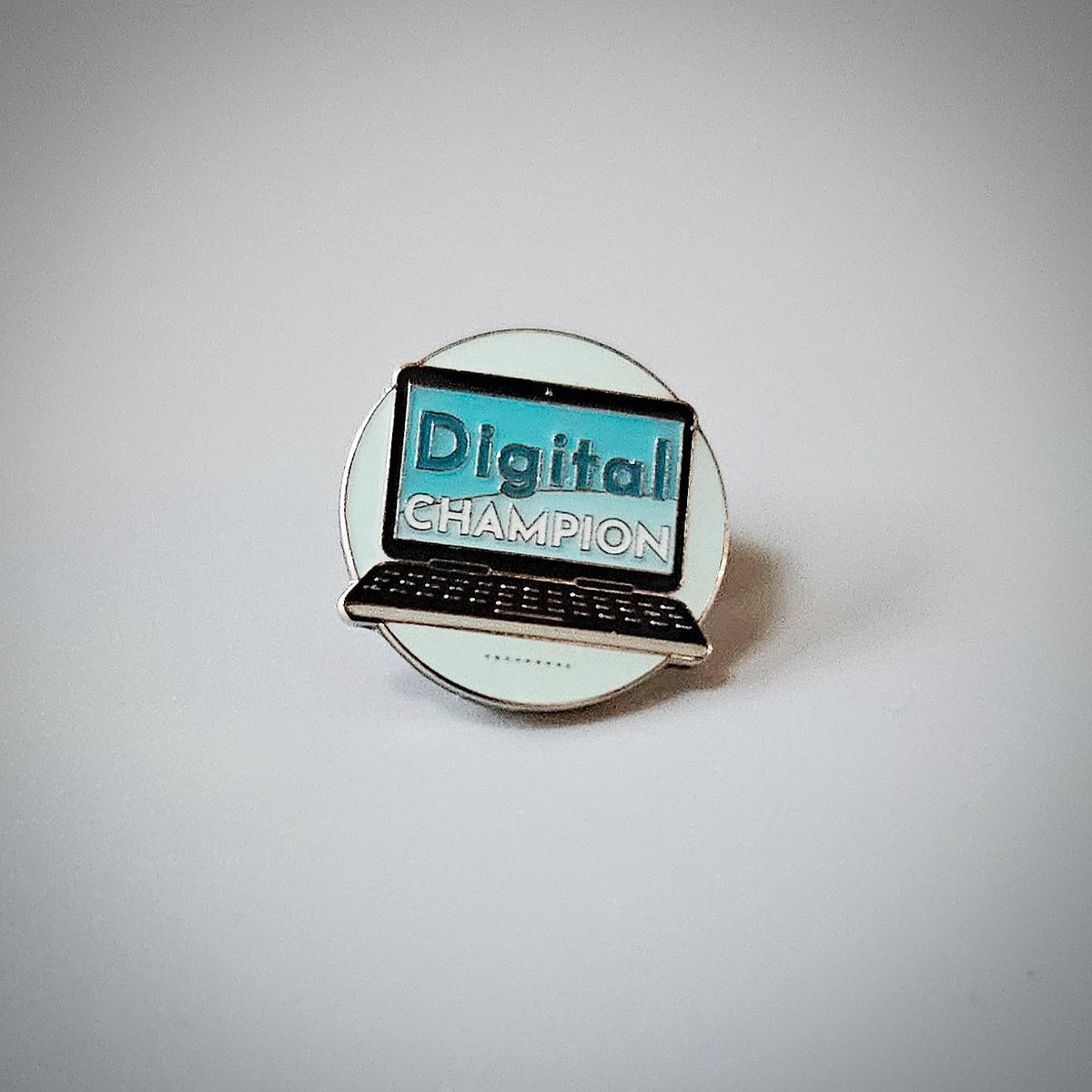 Soft enamel pinbadges.

#digitalchampion #pinbadges #badges #pins #enamelpinbadges #enamelbadges #enamelpins #lapelpins #custompins #custombadges #customenamelpins #pindesign #merch #merchandise #softenamel #pincollector #pinlife #pinaddict