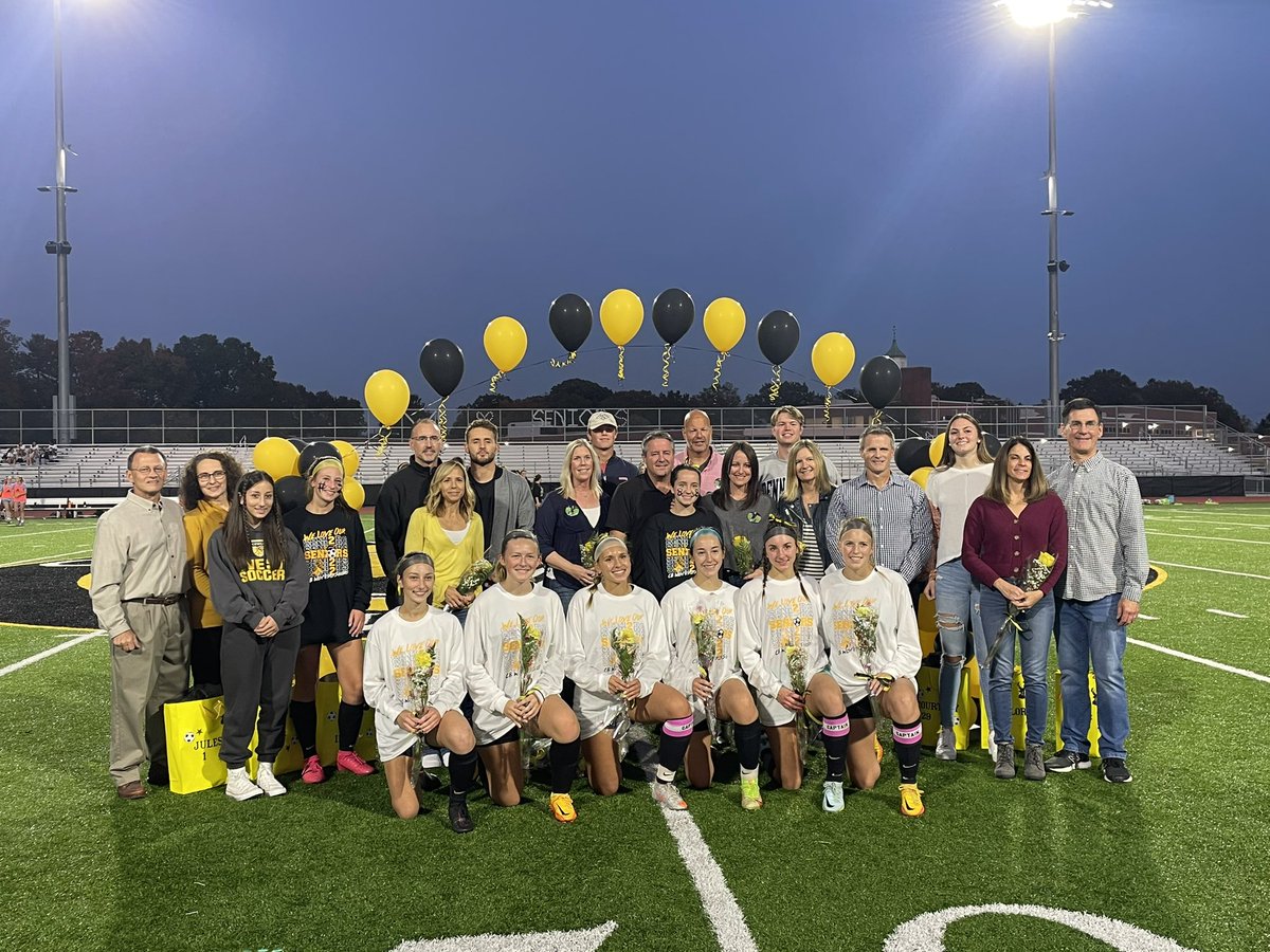 CBWGirlsSoccer's tweet photo. Happy graduation day to our Seniors! We are so proud of all that you’ve accomplished! 💛🖤 https://t.co/pUfs8wCVsf