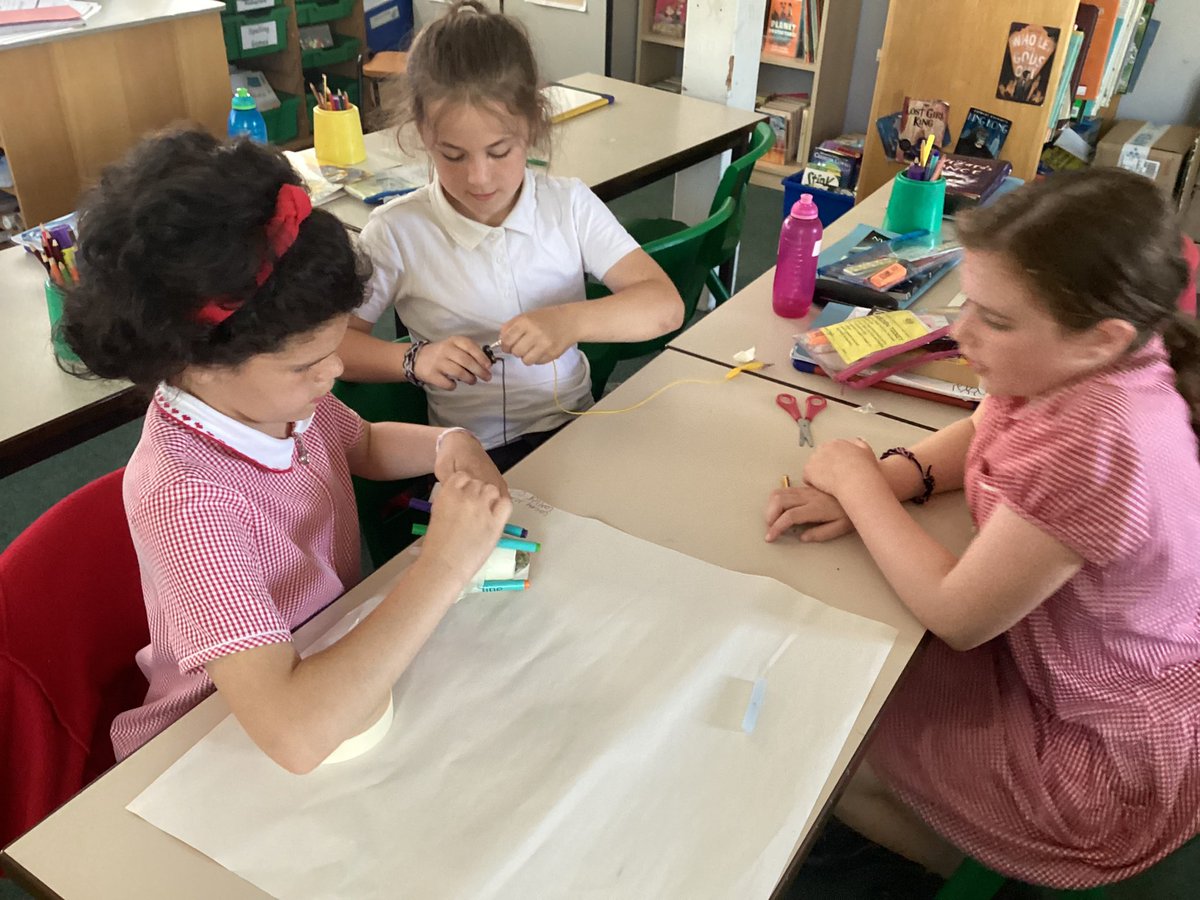 HorwichParishCE's tweet photo. Year 5 have been investigating Doodlers this afternoon by altering motor, tools and counter weight in our DT lesson. #HPY5 #Kapow #PrimaryDT https://t.co/b4UAeDZ55b