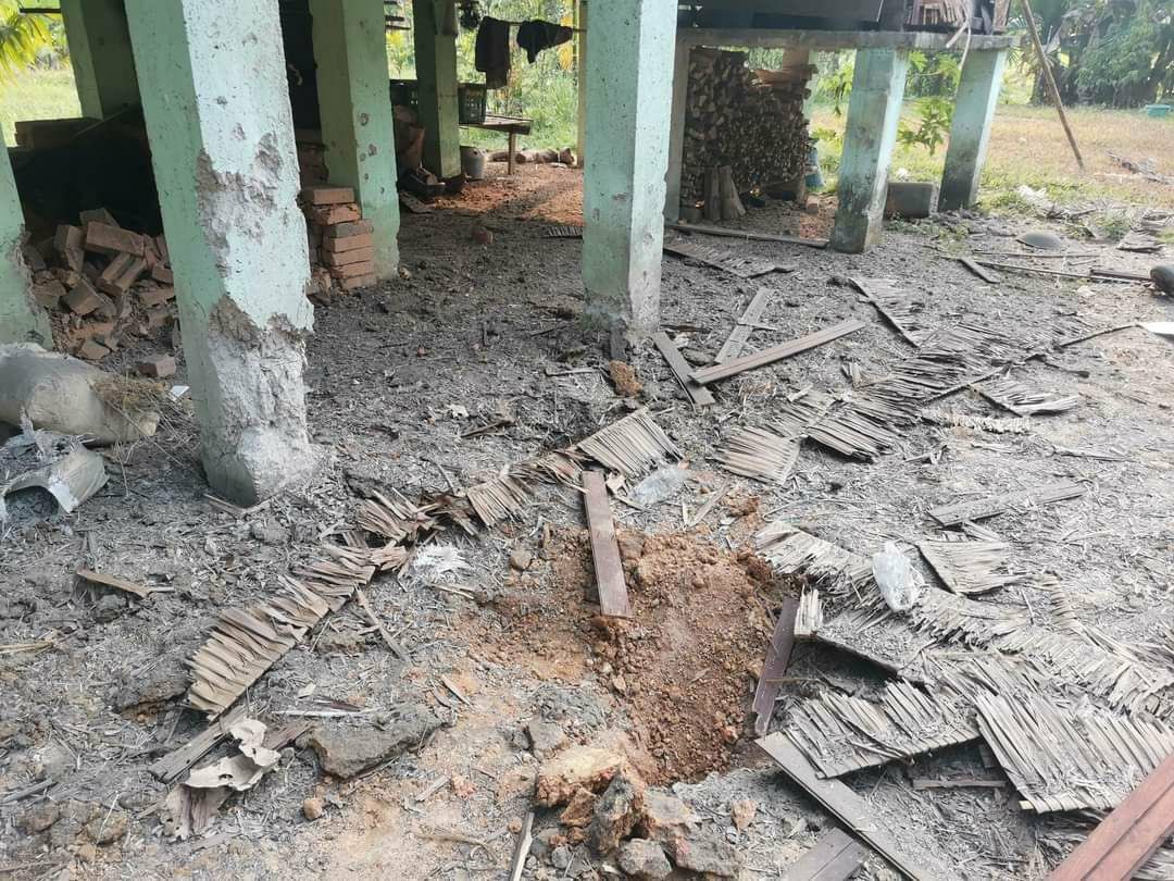 It is reported that 2 residents got injured and almost all the locals had to flee as junta soldiers shell artilleriesin Kyaungneit village, Palaw tsp, Tanintharyi division everyday this month. 

#2023Jun15Coup #LegalizationOfNUG #WhatsHappeningInMyanmar
