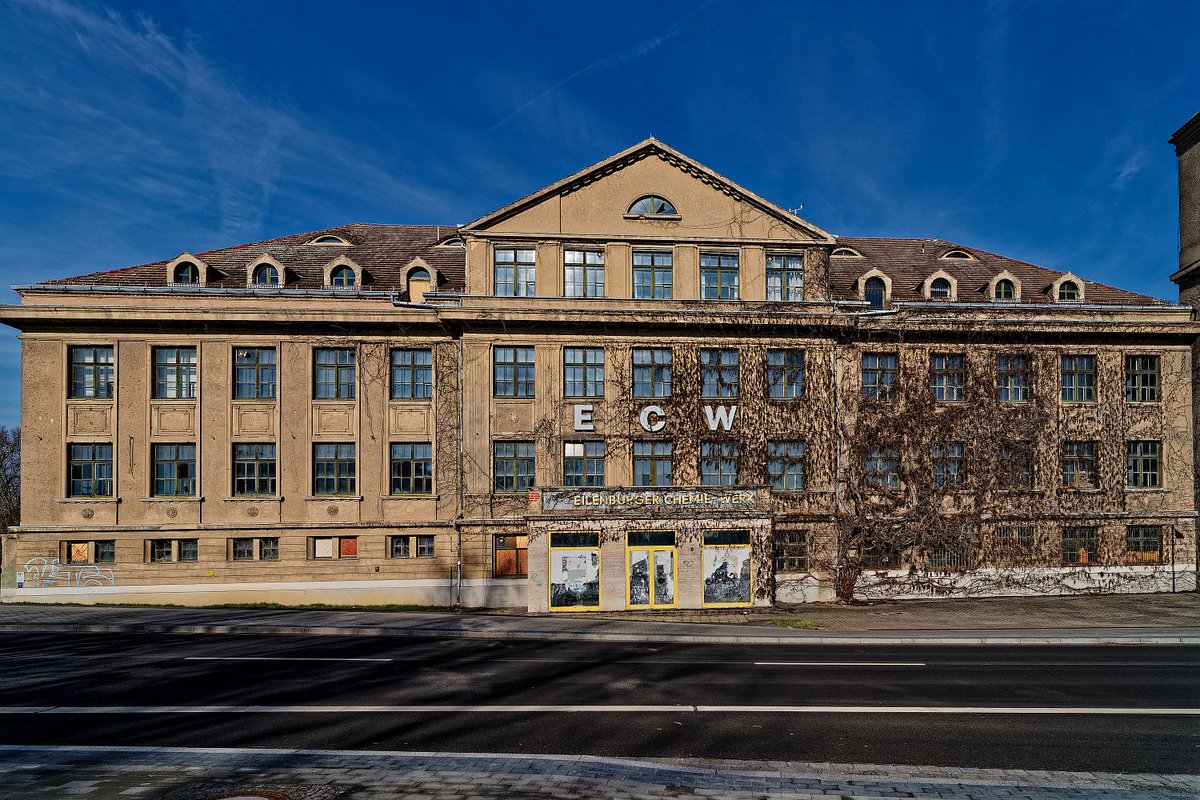 #Chemie und #Eilenburg - genau! Seit über 100 Jahren kommen aus der #Weltkleinstadt zahlreiche #Innovationen dieser Branche. Solltet ihr heute gern Musik von der Schallplatte hören, dann müsst ihr wissen: Die Schallplatte wurde hier in der Stadt erfunden. tgv-eilenburg.de/eilenburg/welt…