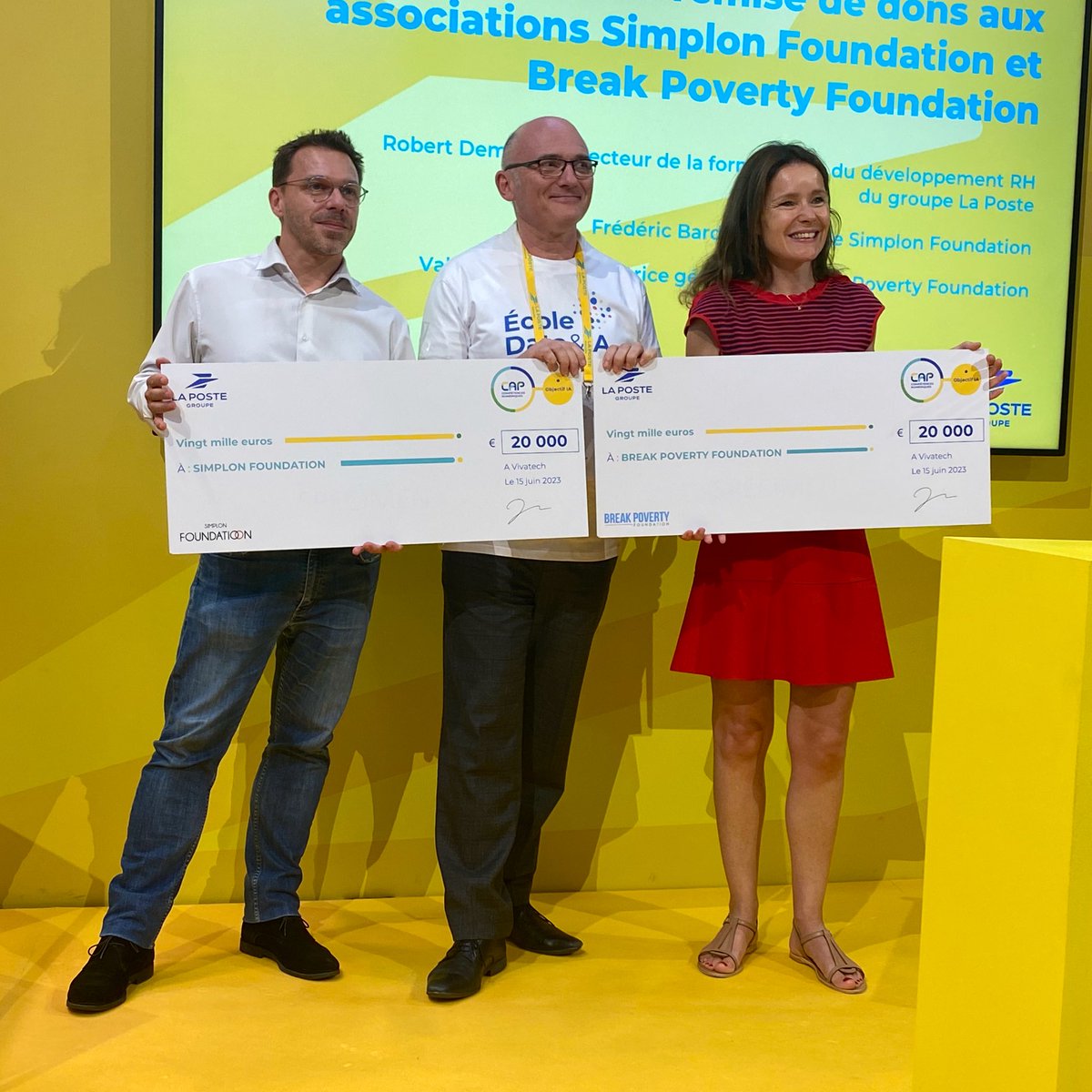 #DonDuJour Robert Demory, Directeur de la formation et du développement RH du <a href="/GroupeLaPoste/">La Poste Groupe</a>, remet aujourd’hui 1 chèque de 20 000 euros à chacun des 2 acteurs majeurs de l’inclusion numérique, <a href="/SimplonF/">Simplon Foundation</a> et <a href="/Break_Poverty/">Break Poverty Foundation</a>. 😊

#Vivatech #InclusionNumérique