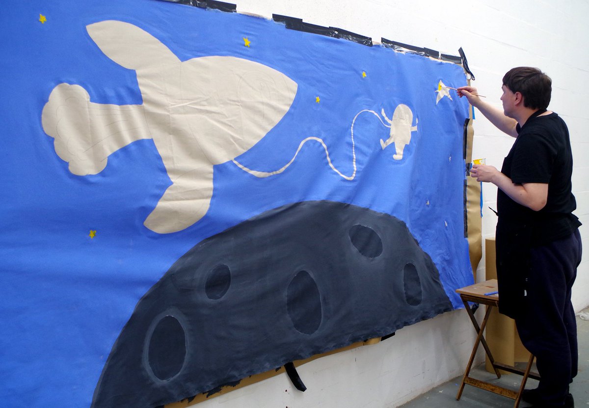 FlamingoChicks's tweet photo. Here’s our wonderful volunteer Chris, part of the Art in Motion project at @_SpikeIsland #Bristol making some incredible space backdrops for our @NightSkyFDN Wonder Workshops. 🌙✨

Thank you Chris, we are so lucky to have your talents!

#VolunteeringForAll #Bristol #Creative https://t.co/sTWYJslKSa