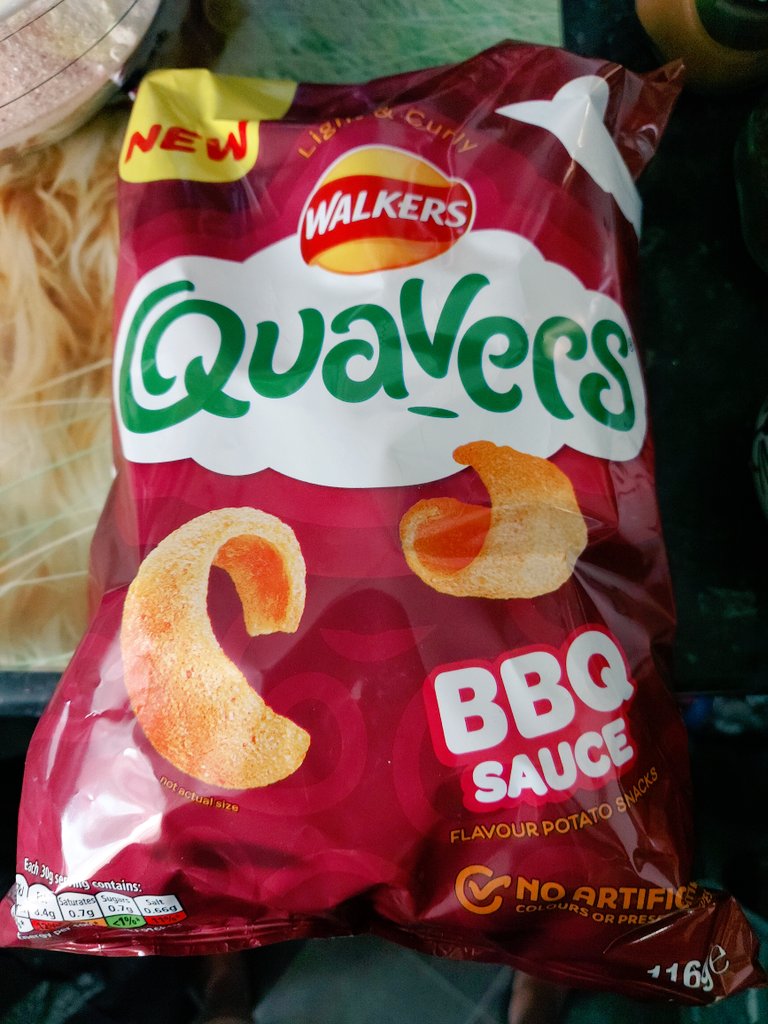 FearOfTheDuck74's tweet image. Snacky doodahs I found in @homebargains yesterday that are suitable for vegans by ingredients 🥰🫶🏽🌱💚 I thought I'd share the luuurve cus ya know me 🫶🏽🥹 I haven't had quavers in years so hopefully nice. 
#vegan #veganfood #vegansnacks  #veganfinds