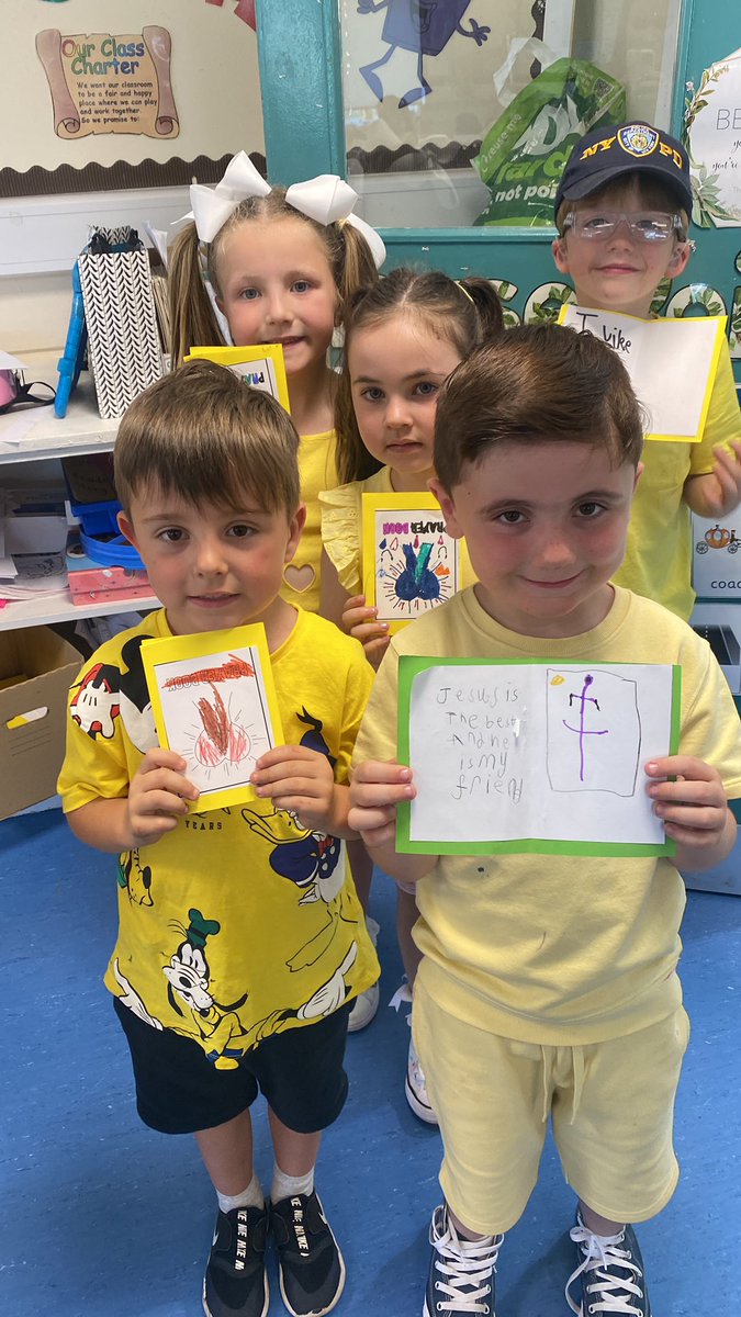 Primary One received a special gift from Jan <a href="/AugustinesYouth/">St Augustine’s Youth</a> today! We wrote special messages to Jesus in our beautiful prayer books. 🙏🏻 <a href="/FrKane/">Fr. Michael J Kane</a> @staugustine_pta Thank you so much. 🙏🏻☀️🙏🏻