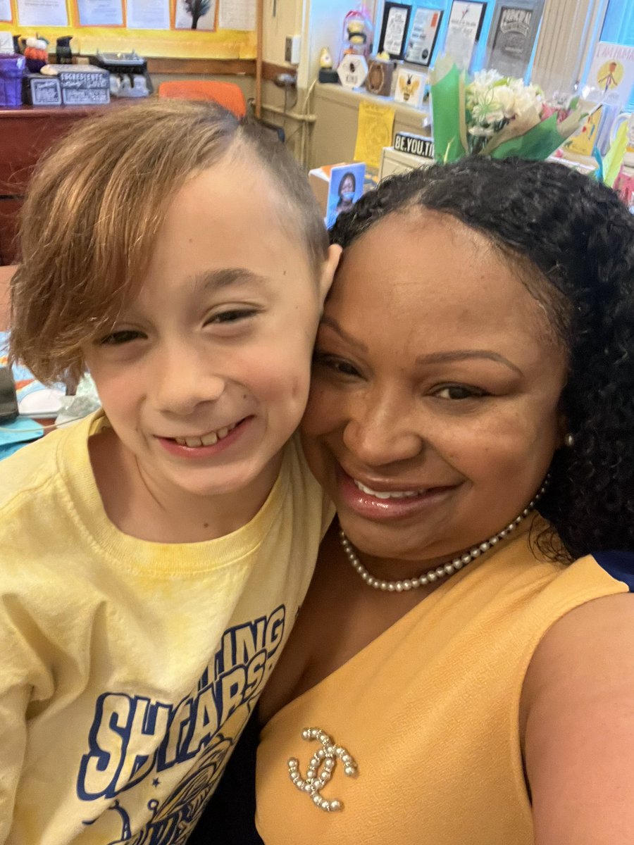 PrincipalNealy's tweet photo. I have the best students in the world.
#fromManyWeAreOne #WeThriveAt165 https://t.co/D794mhM1nh
