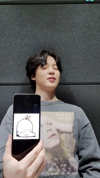 UpdateParkJimin's tweet photo. 😂 https://t.co/14XMU1ALpn