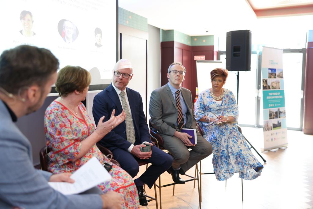 Joined up thinking between regulars, educators, and @HSELive is key to work on a shared purpose for the health sector, echoed by Prof @orla_sheils and @StephenUCCPharm. #IUAFutureOfIreland @DonnellyStephen