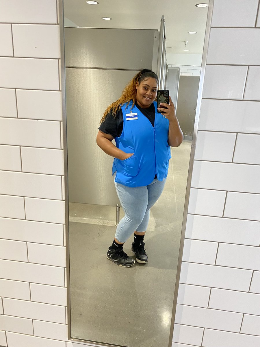 OG_Ladyy's tweet photo. Wellppppp I guess I’m right where I need to be, next stop, to the gym chile 😂😂😩 #WalmartGirl #weluv #homedepotgirl https://t.co/Tehz53Ezrv