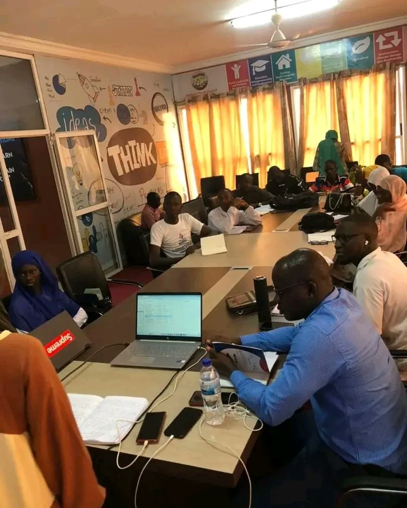 imdidteam's tweet photo. The Country Director of IMDID Gambia who's an experienced public speaker and a fellow of YALI, Mr. Muhammed Kanyi has led participants of Cohort II in the Art of  Speaking  to discuss the most important elements in beginning a speech - Identifying your main objective, 
Cont. 1/3 https://t.co/hI7OrMObog