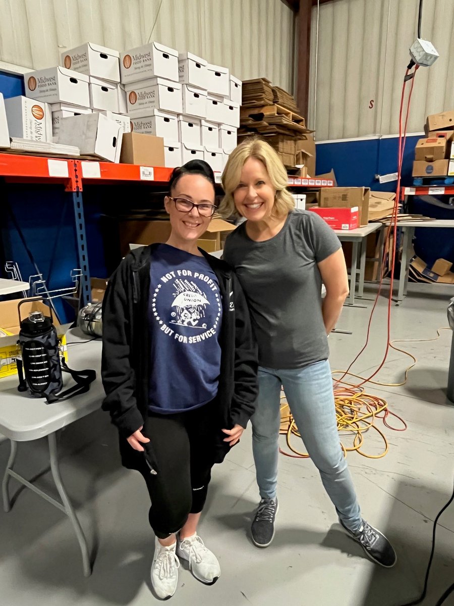 VizoFinancial's tweet photo. Vizo Financial DEs volunteered at the Midwest Food Bank in Middletown, Pa. yesterday in recognition of the DE Day of Service. We're so proud to have an incredible group of DEs participating in the DE Day of Service! #DEDayofService #DEs #CUDEs https://t.co/5u8rip0ROO