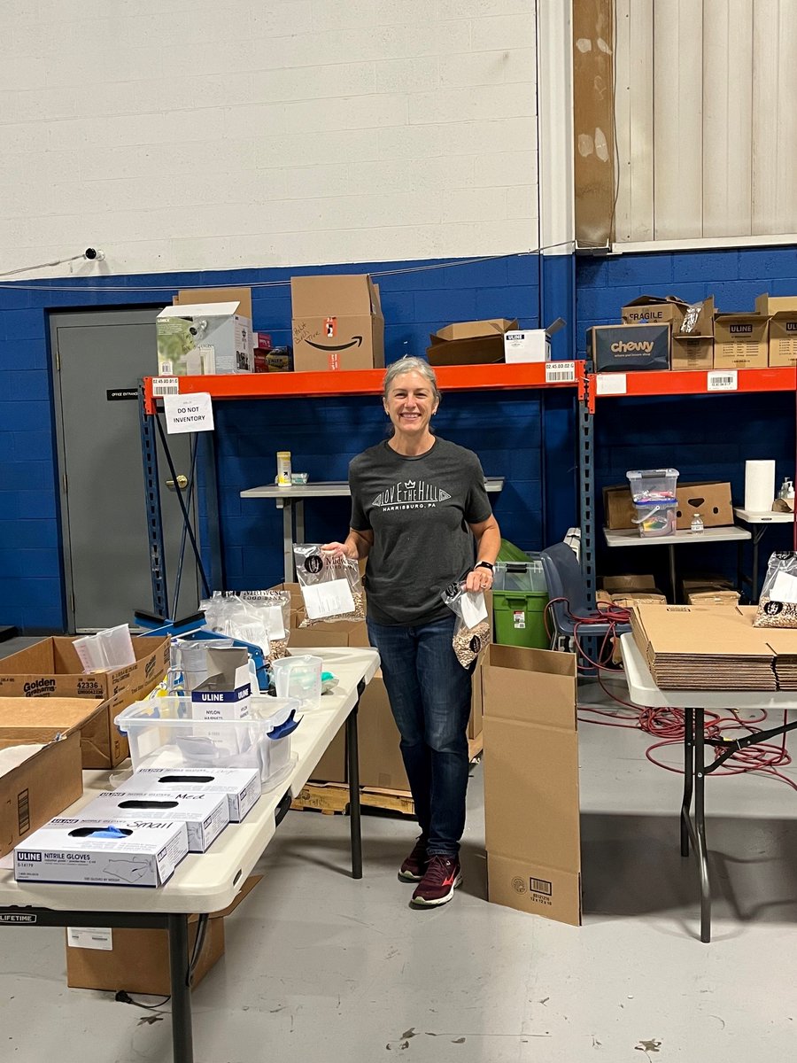 VizoFinancial's tweet photo. Vizo Financial DEs volunteered at the Midwest Food Bank in Middletown, Pa. yesterday in recognition of the DE Day of Service. We're so proud to have an incredible group of DEs participating in the DE Day of Service! #DEDayofService #DEs #CUDEs https://t.co/5u8rip0ROO