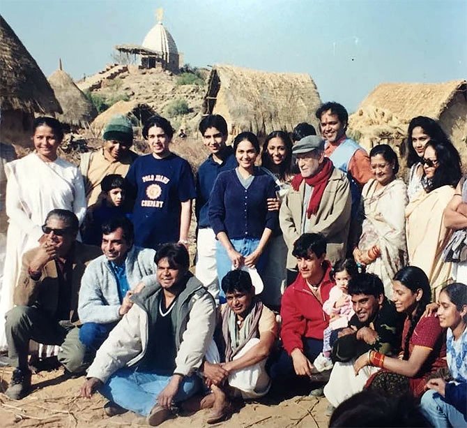 A nostalgic throwback to 'Lagaan' as we celebrate its 22-year milestone, reliving the moments that made it an iconic part of the Indian cinema. ❤️

#AamirKhan #GracySingh #RachelShelley #AdityaLakhia #YashpalSharma #Raghubir #PaulBlackthorne