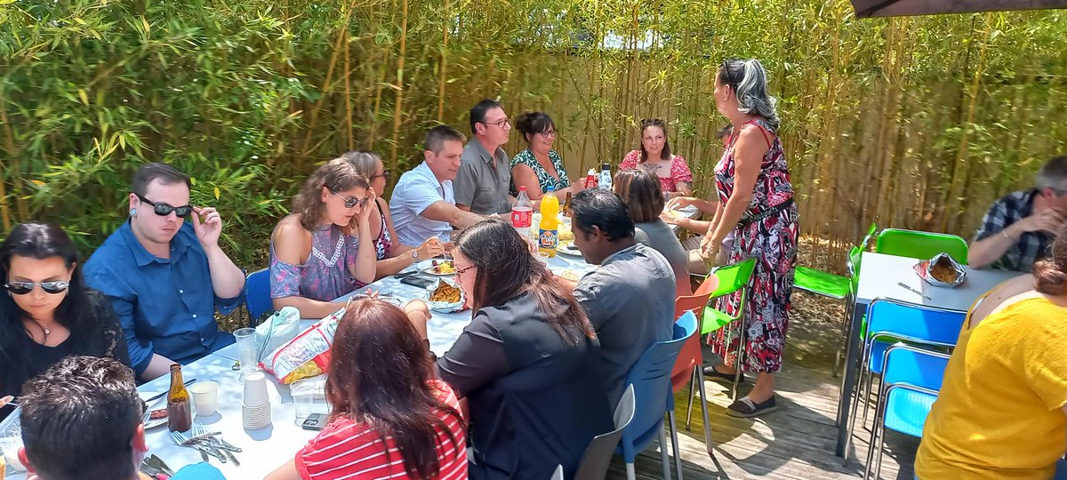 Web et Solutions (@webetsolutions) on Twitter photo Ce midi, nous avons partagé un très bon moment autour d'un #barbecue 🍖♨️🔥🥩
Un instant de partage avec nos voisins 😁 Ce midi, nous avons partagé un très bon moment autour d'un #barbecue 🍖♨️🔥🥩
Un instant de partage avec nos voisins 😁