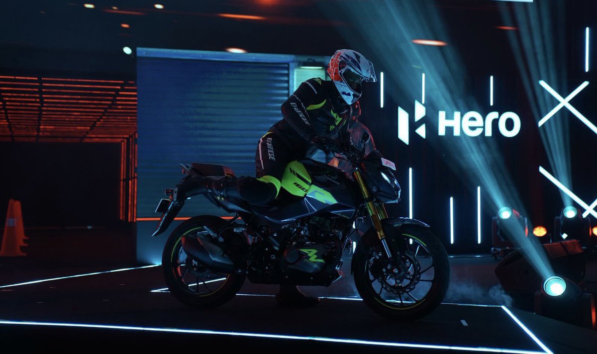 We’re ready to live the dragster life. 
#TheFastest 160cc is here! 

The Leadership Team of #HeroMotoCorp unveiled the new #Xtreme160R4V to the world at the launch event yesterday. A lot of adrenaline rush is on its way, stay tuned for more!