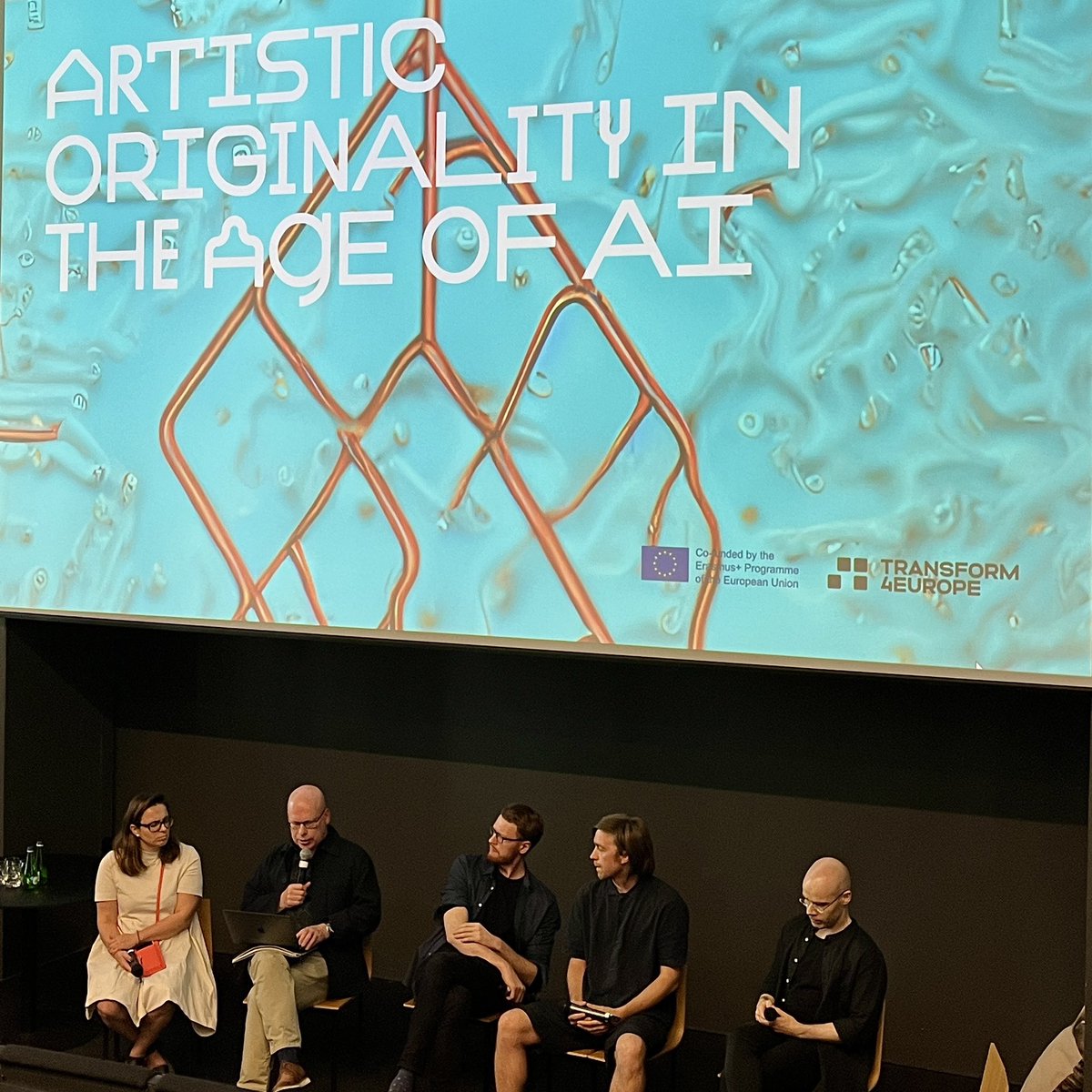 Concluding the conference with a panel of questions to the afternoon speakers. It was a great day of discussions around art and #AI! @ArtAcademyEKA