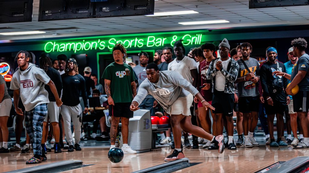 10/10 form.

Great night at our team bowling event! 🎳

#E2W | #MatterOfPride