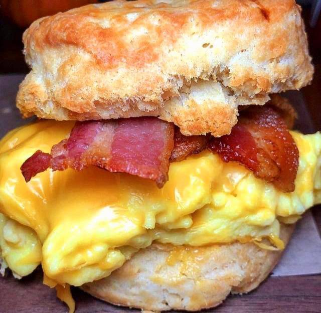 Bacon 🥓 Egg and Cheese 🧀 Biscuit 
homecookingvsfastfood.com
#breakfast #homecooking #food #recipes #foodie #foodlover #cooking #cheese #bacon #eggs #yummy  #homecookingvsfastfood