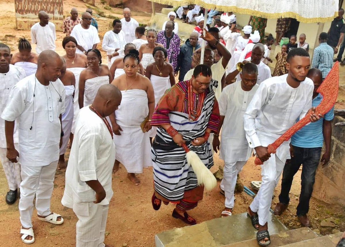 Watch scintillating pictures from 2023 Ulabi Festival in Owo kingdom.

Compiled by Sam Adewale-SA Media To His Imperial Majesty, Olowo of Owo.

He is a direct descendant of Orunmila