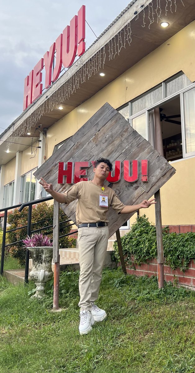 Mckubri7's tweet photo. +1  means another year to be grateful and enjoy the blessings.  

Thanks to all who greeted me especially to my family and friends.

#HBD #15june2023 #plus1 #happybirthday #happybirthdaytome 🎉🎈🤗🥰 https://t.co/fpRrScv0e9