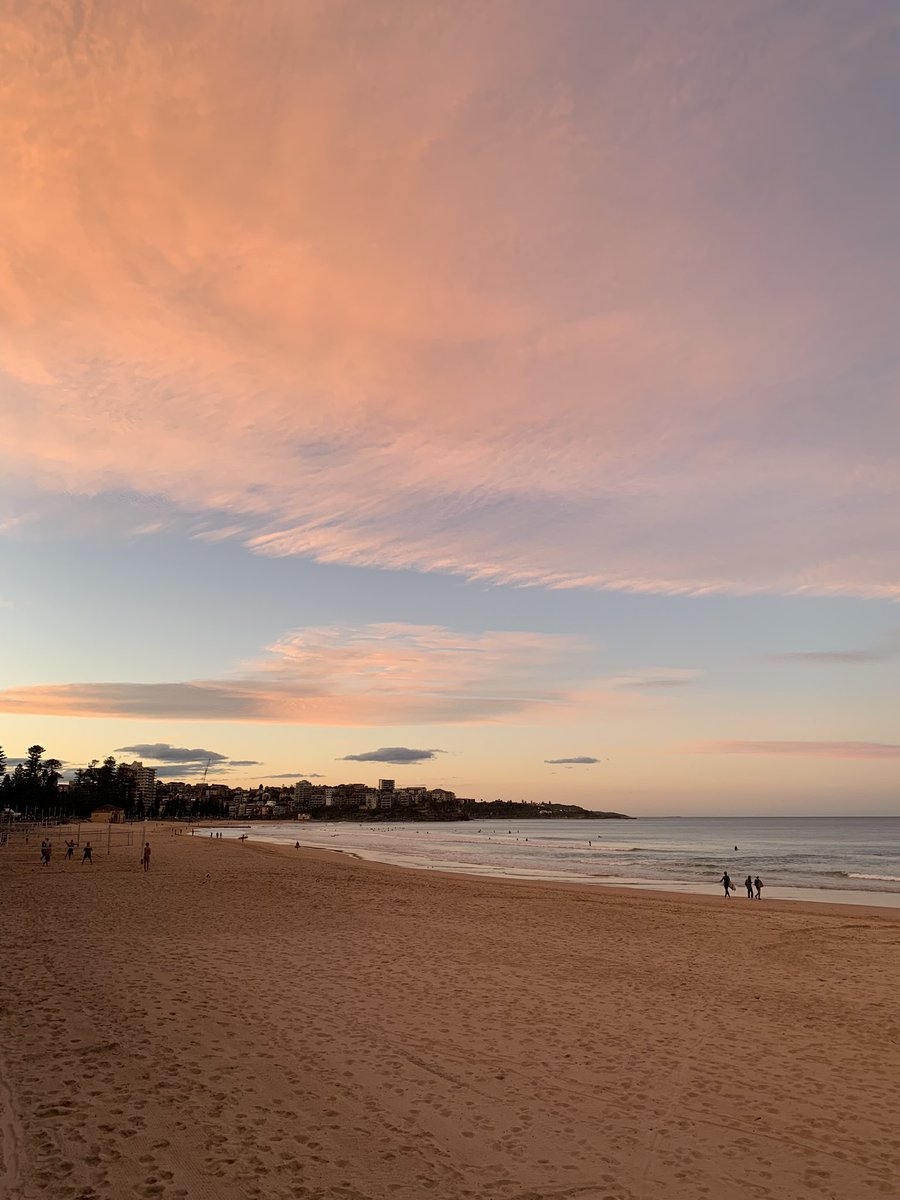 A perk of being in Sydney is that breathtaking beaches are accessible after work 😊
#QEScholars