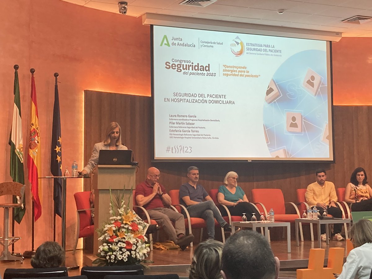 #ESSPA23 La enfermera Laura Romero de la UGC de Hematología y Hemoterapia del <a href="/HUReinaSofia/">Hospital Universitario Reina Sofía</a> participa como ponente en Mesa Plenaria del abordaje #SegPac en Trasplante #TPH domiciliario
⬇️