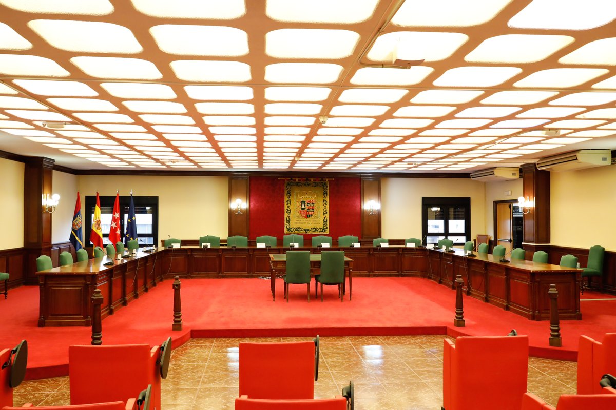 AytoMostoles's tweet photo. 🔴Este sábado a las 11:00 h tendrá lugar el pleno de constitución de la nueva Corporación Municipal.
Los medios que deseen asistir deberán acreditarse, antes de las 14:00 h del viernes 16, enviando un correo a 📩 gabinetedeprensa@mostoles.es.
ℹ️ https://t.co/lKMwoay3gu
#Móstoles https://t.co/yUZ7E85Ld8