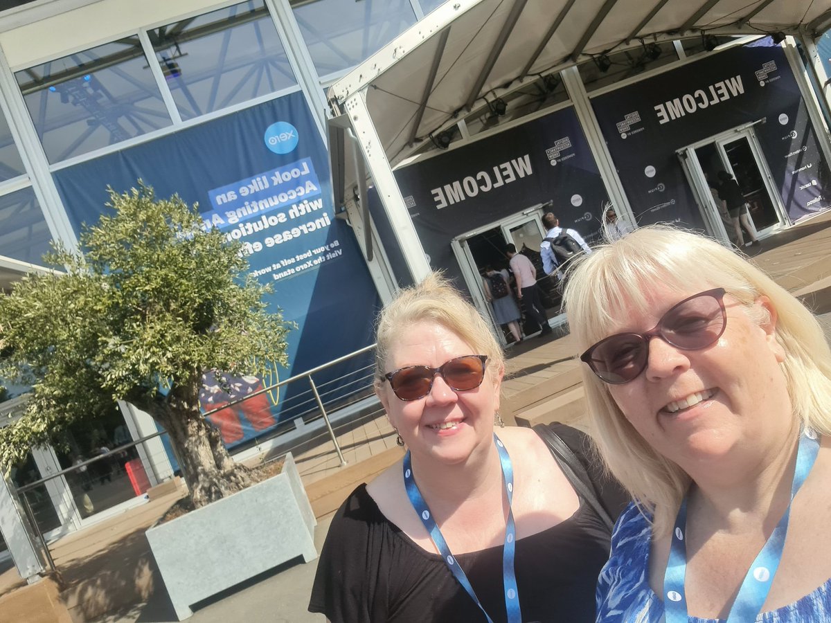 Susan Lang tweet media